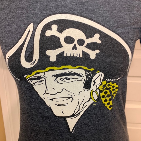 Nike Cooperstown Collection Pittsburgh Pirates Slim Fit Short-Sleeved T-shirt - Picture 3 of 9